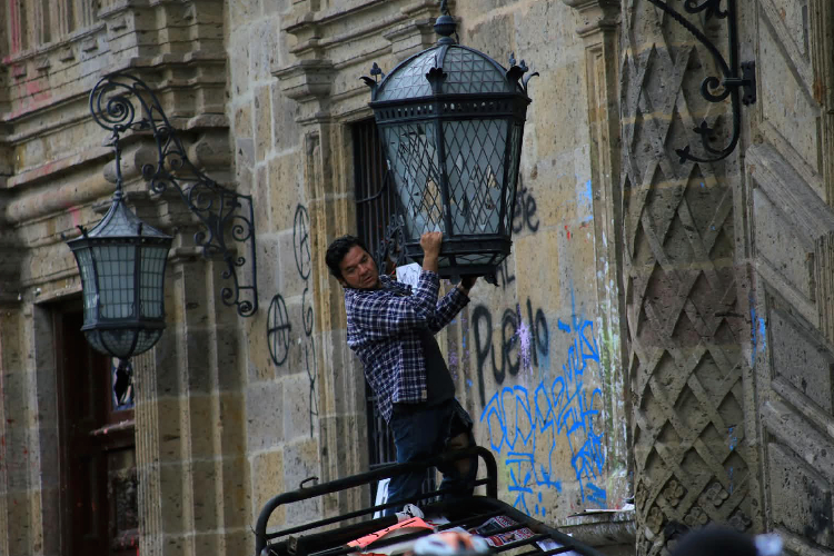 Gobierno pasó de la represión a la omisión en protestas por el agua