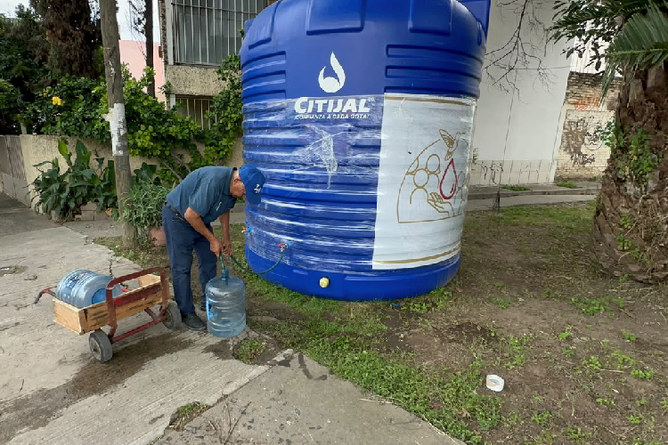 Tlaquepaque distribuye 5.6 millones de litros de agua a más de 220 colonias 