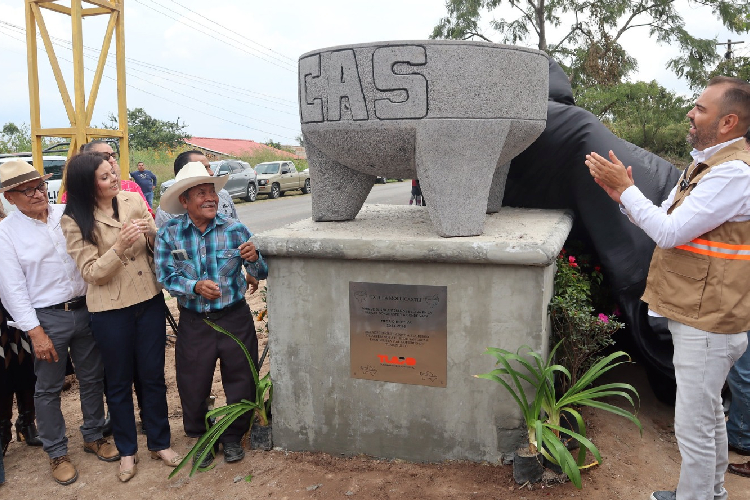 Develan molcajete monumental en San Lucas Evangelista, en Tlajomulco