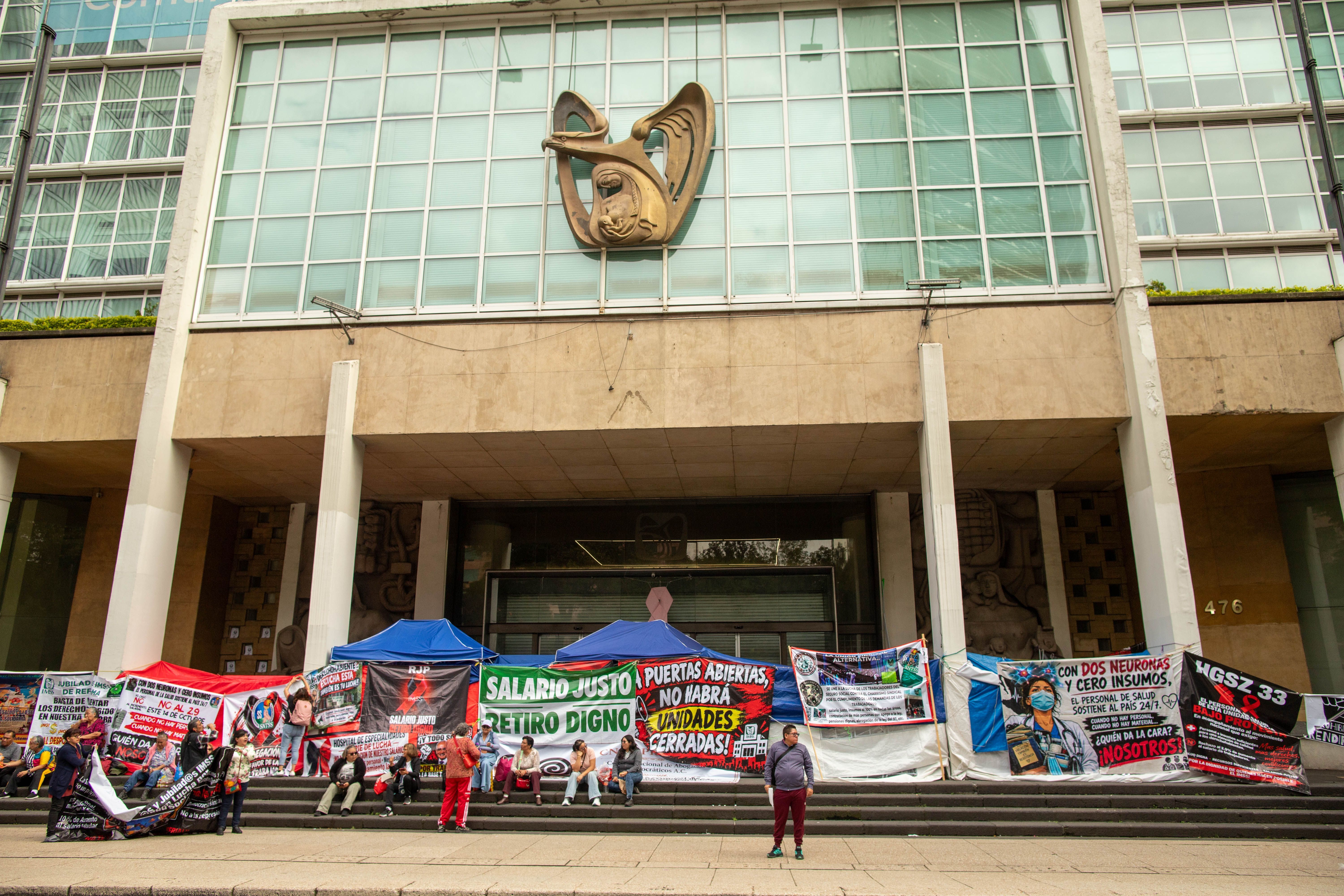 Sheinbaum celebra acuerdo salarial entre el IMSS y su sindicato