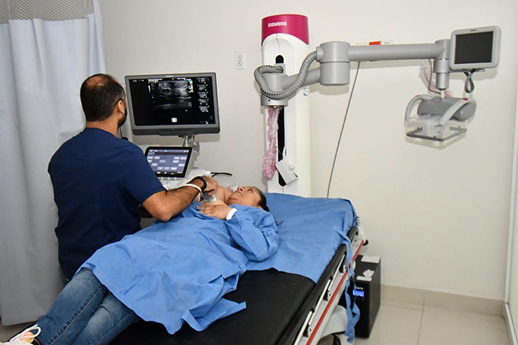 Reconstruyen mamas de pacientes con cáncer