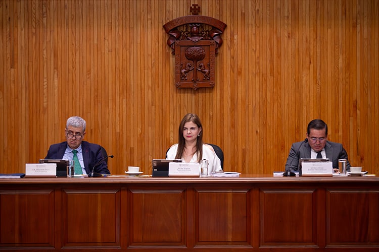 Rinden protesta nuevos consejeros de la UdeG
