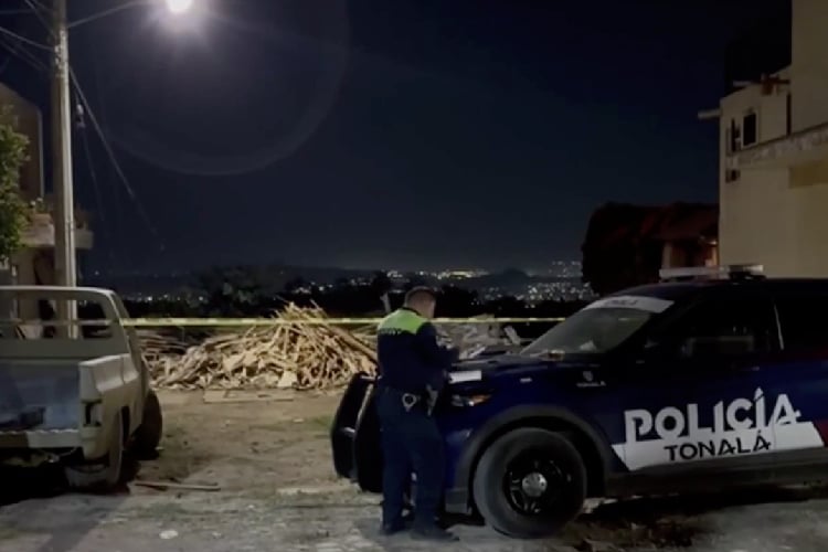 Localizan cadáver en avanzado estado de descomposición en baldío de Tonalá