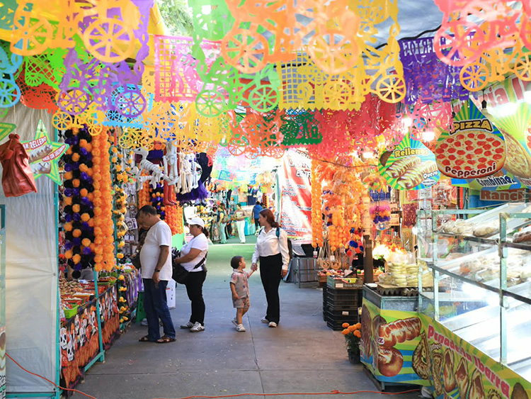 Feria del Cartón, con contrastes