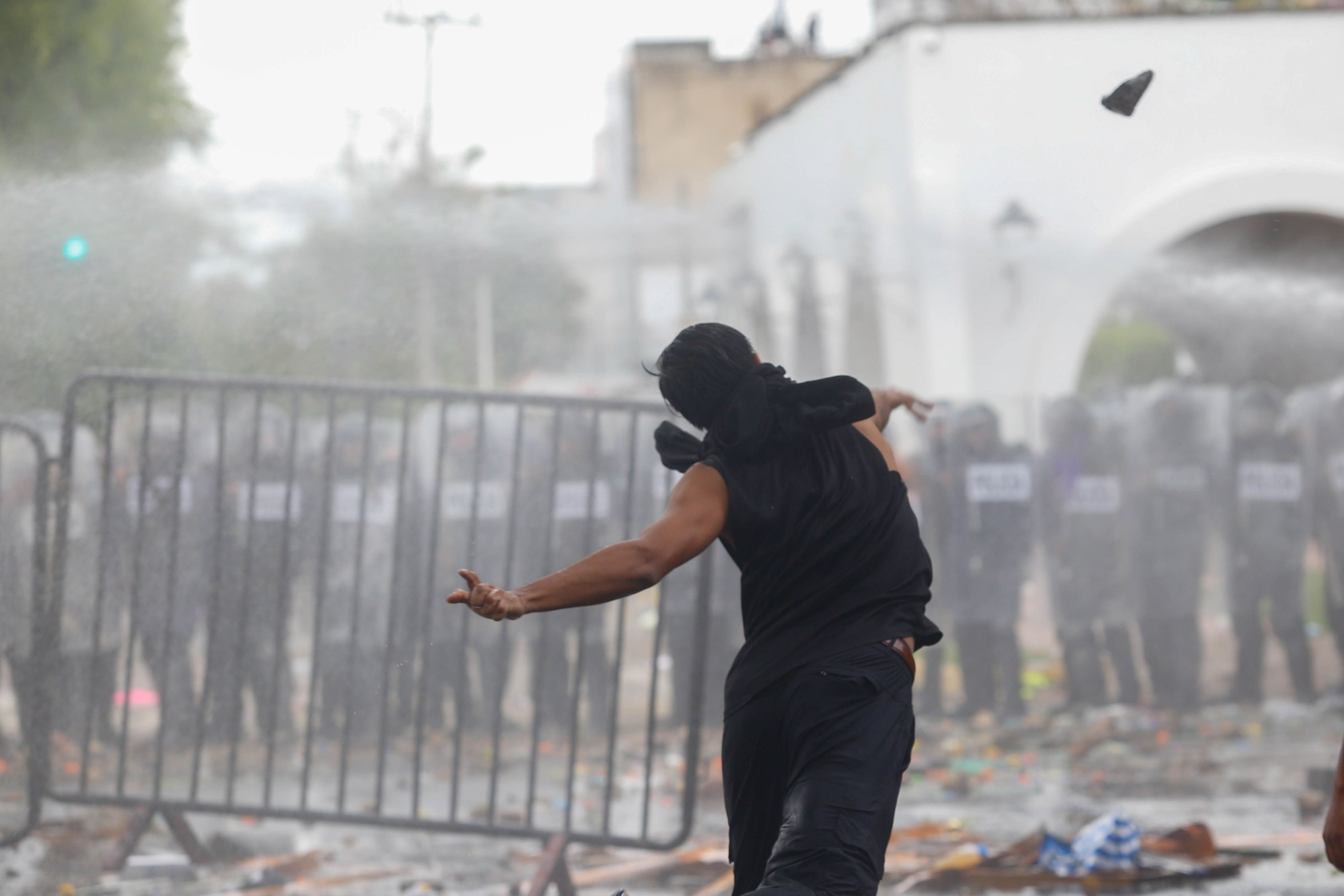Entregan a la CNDH expediente sobre represión el 11 de octubre