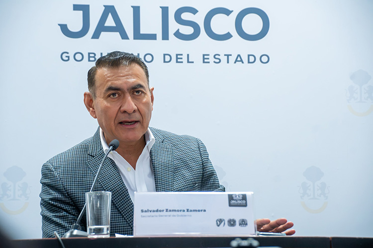 Zamora deja cargo en medio de crisis