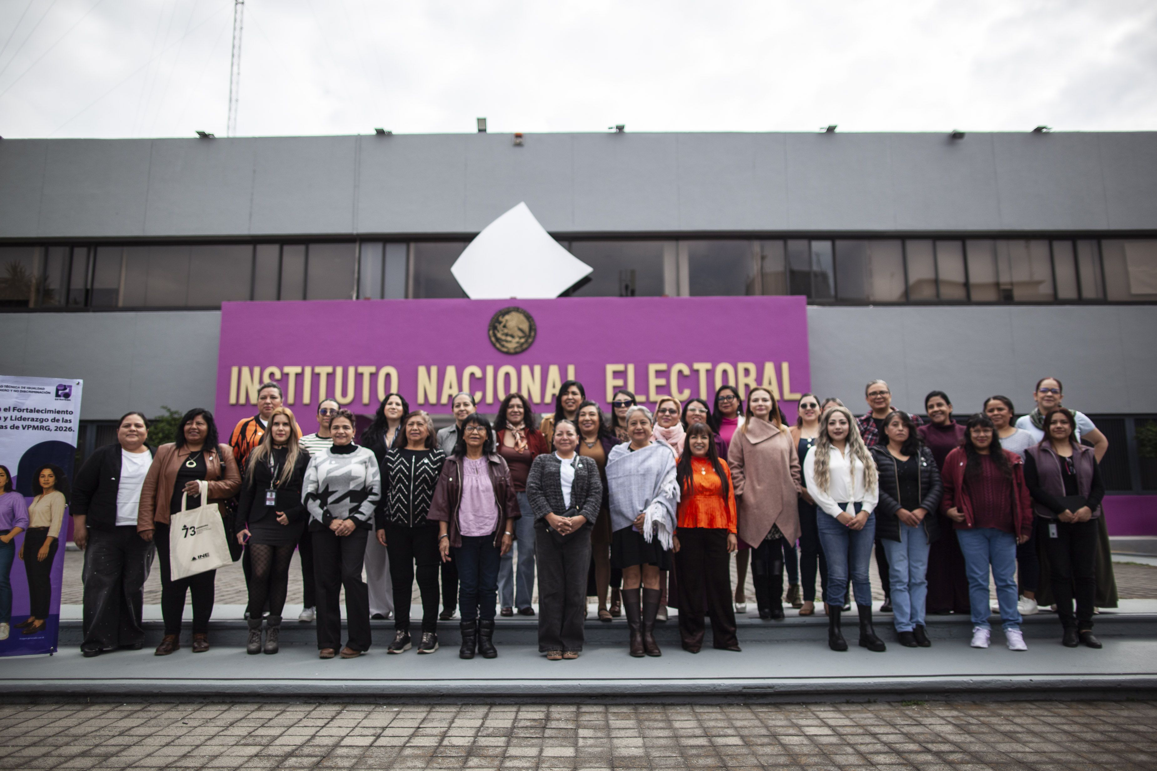 Renuncian tres funcionarios del INE cercanos a Taddei