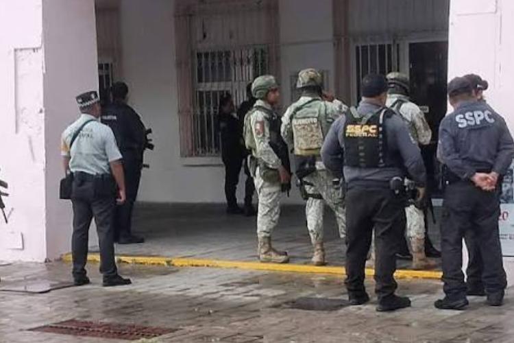 Hallan cabeza humana frente al Ayuntamiento de Mazatlán