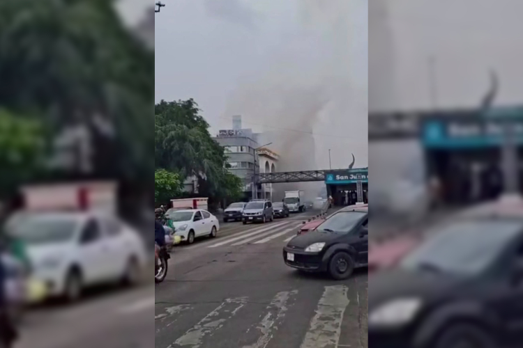 Se incendia camión repartidor de gas en San Juan de Dios