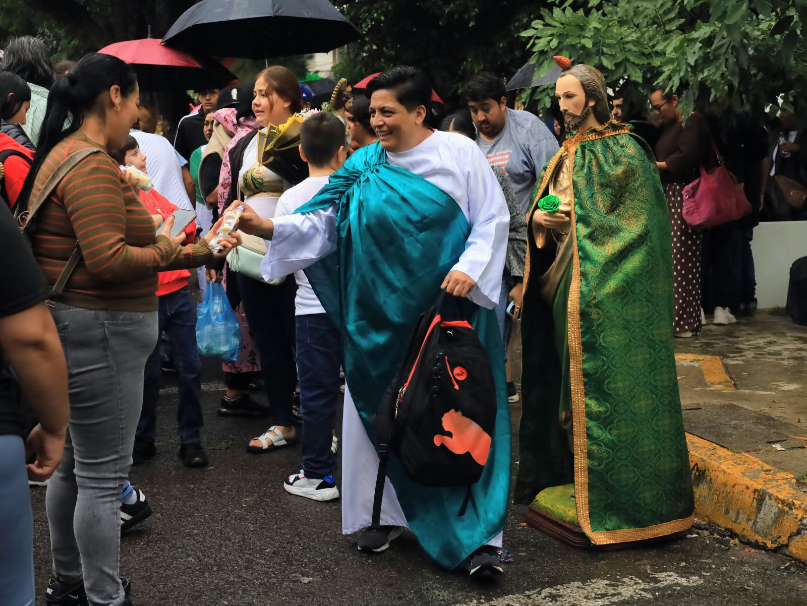 Agradecen favores a San Judas Tadeo 