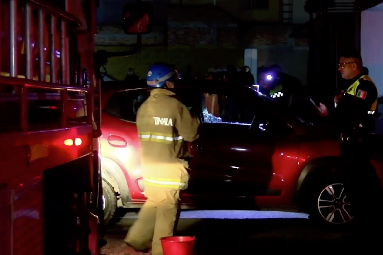 Falla en vehículo eléctrico provoca incendio de vivienda en Tonalá