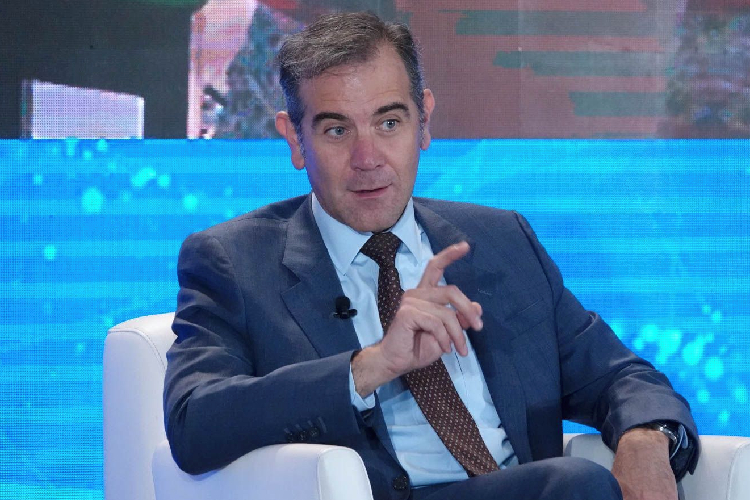 'Corrupción en el INE viene desde 1999 y Lorenzo Córdova la mantuvo', afirma Sheinbaum