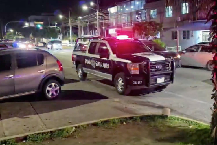 Sujetos balean a joven para robarle su moto en Guadalajara