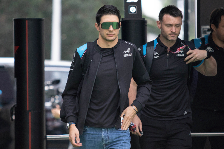 Ocon fuera del GP de la CDMX tras altercado con Komatsu