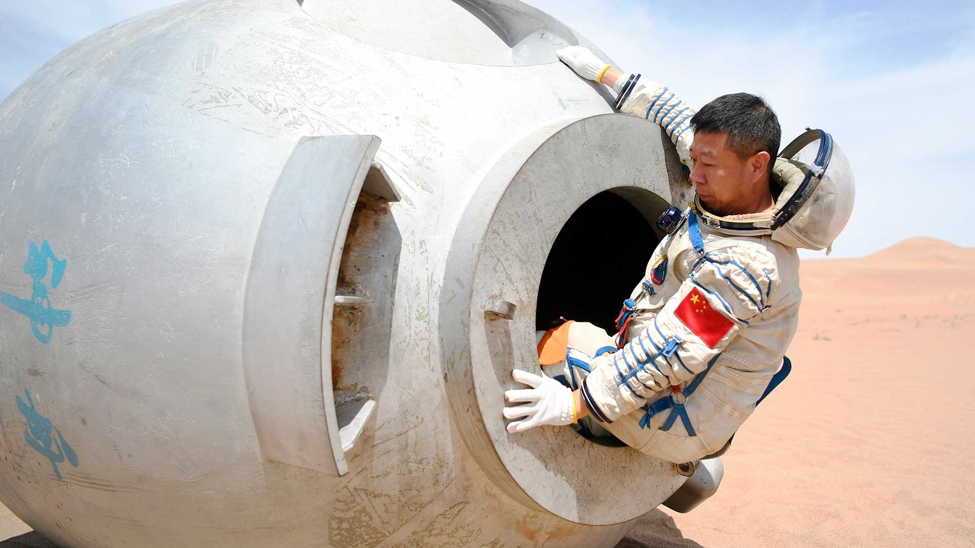 EXTREMO. Un grupo de 15 astronautas chinos acaban de completar un entrenamiento de supervivencia en el desierto de Badain Jaran, al noroeste de China. (Foto: Especial)