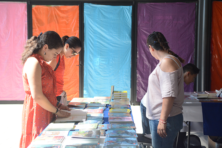 Concurrido. El encuentro con los niños, el arte y los libros gozó de buena aceptación entre el público zapopano y de otros municipios. (Fotos: Mónika Pérez Neufeld)