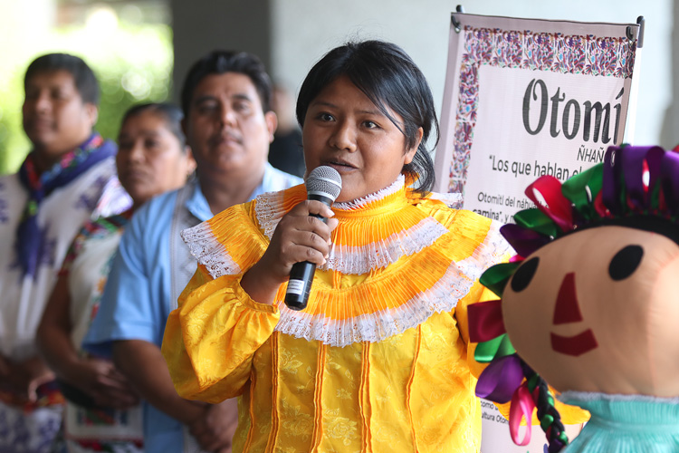 Representación. Las muñecas cuentan con cuatro vestimentas tradicionales de las comunidades indígenas que tienen más presencia en la Zona Metropolitana de Guadalajara. (Fotos: Grisel Pajarito)