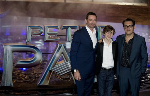 Los actores Hugh Jackman y Levi Miller junto al director Joe Wright  (Foto: AP)